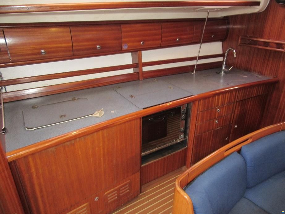 Bavaria 44