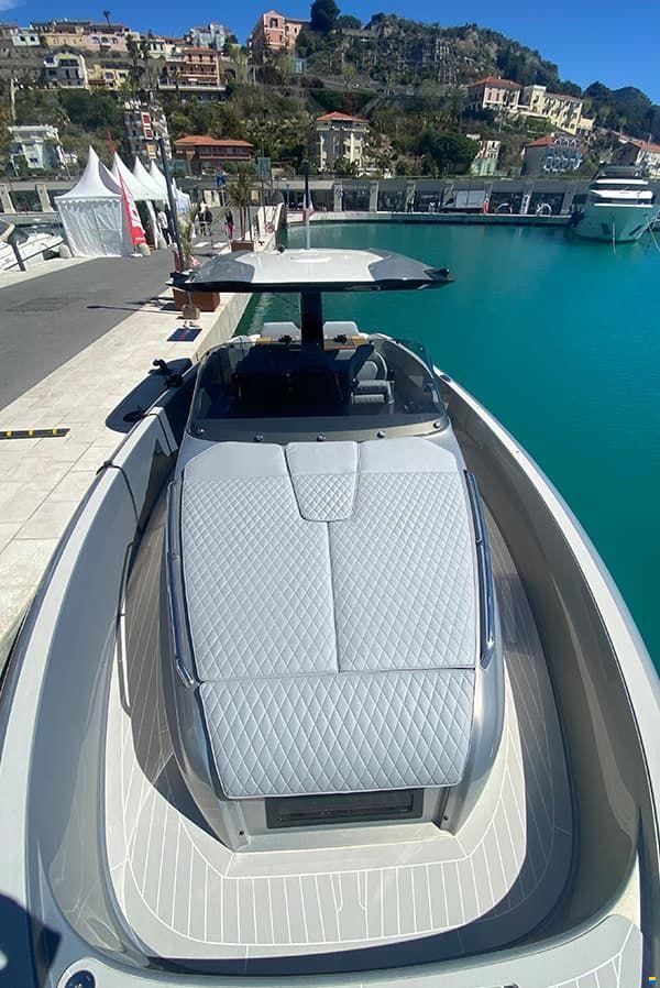 Solaris Yachts 40' open