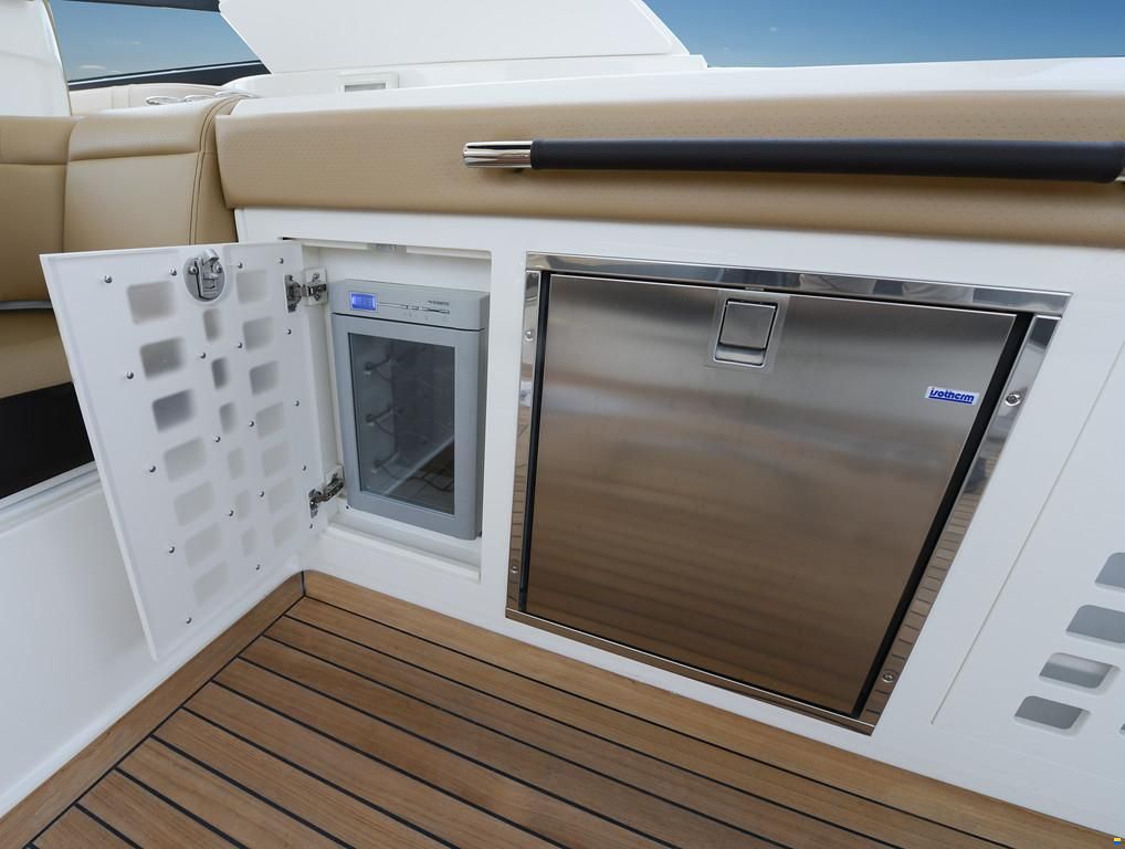 Sea Ray SLX 400 ENTERTAINER (NEU auf Bestellung)
