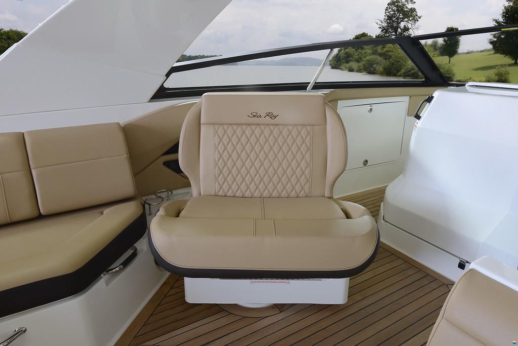 Sea Ray SLX 400 ENTERTAINER (NEU auf Bestellung)