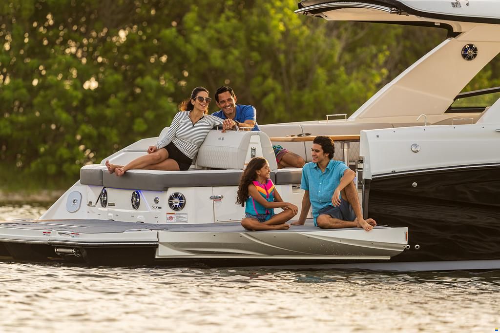 Sea Ray SLX 400 ENTERTAINER (NEU auf Bestellung)