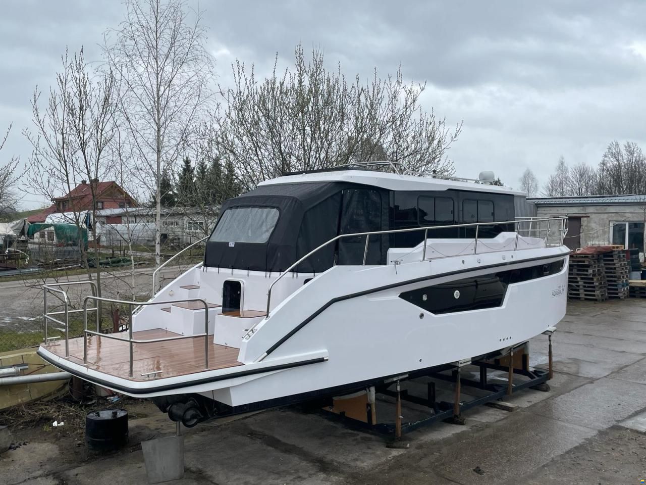 2024 Nikhen Aquasun 34 AftCab 