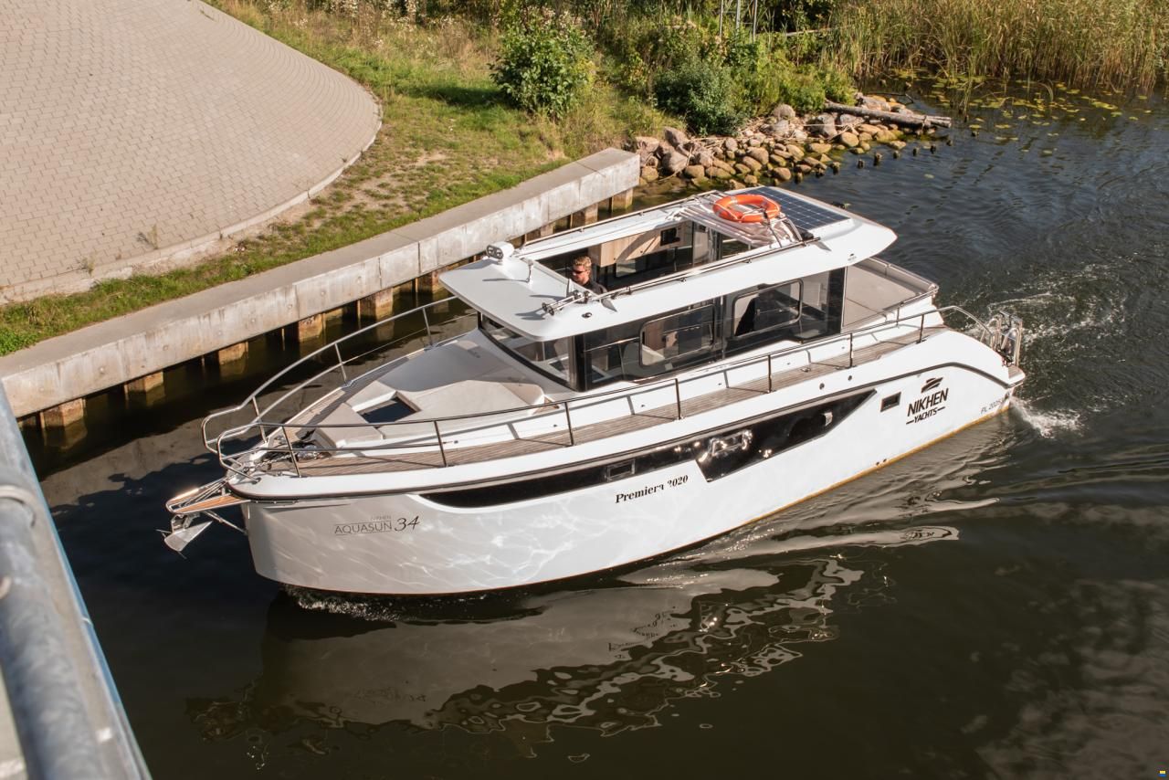 Nikhen Aquasun 34 AftCab "Long Platform"