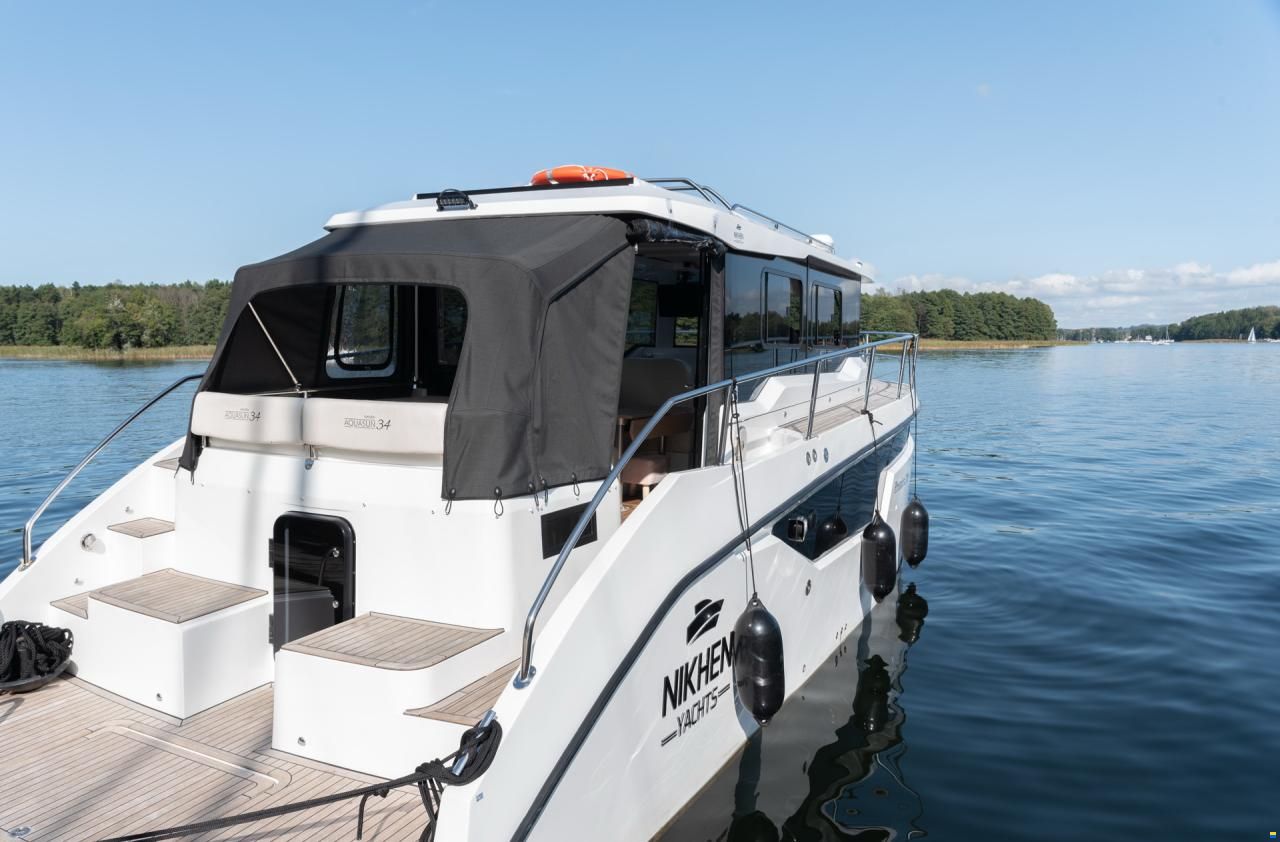 Nikhen Aquasun 34 AftCab "Long Platform"