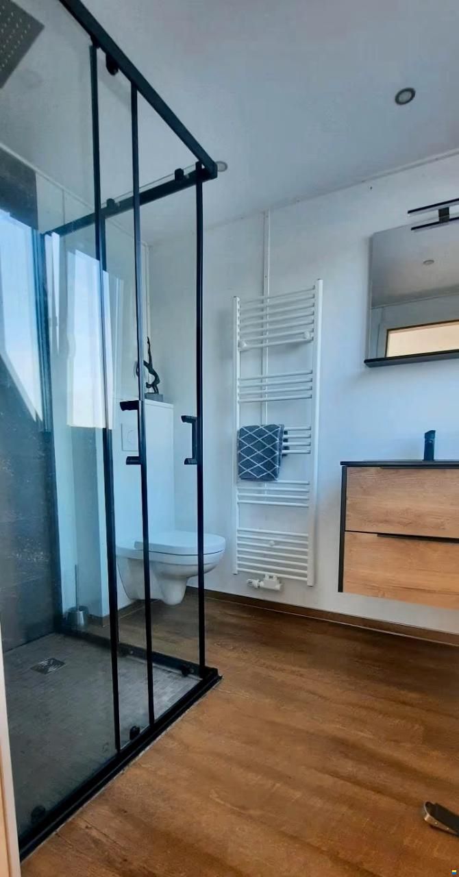 Exklusive 55m&sup2; Wohnung  auf dem Wasser