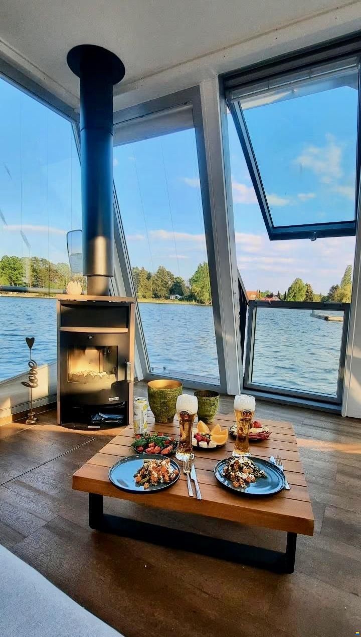 Exklusive 55m&sup2; Wohnung  auf dem Wasser