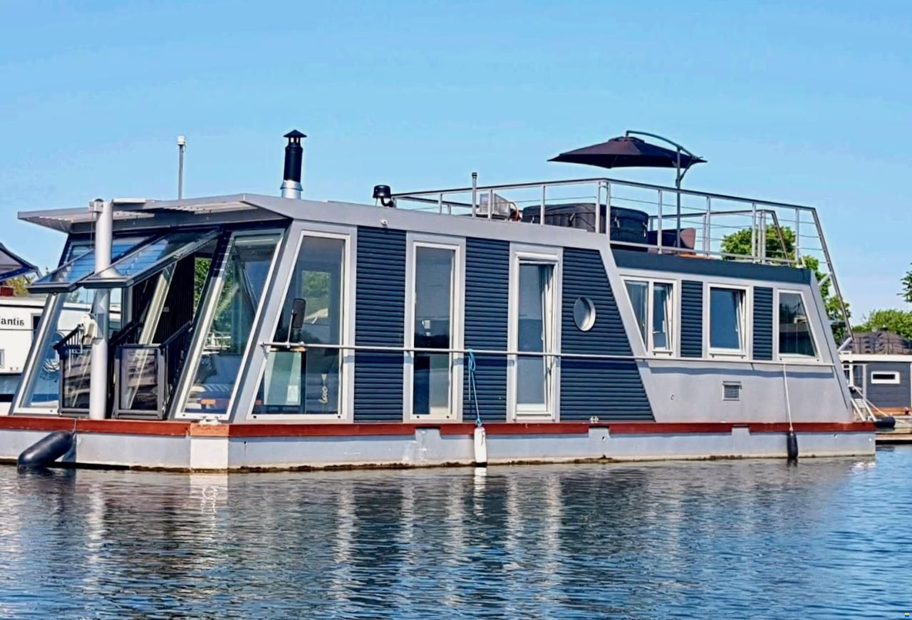 Exklusive 55m&sup2; Wohnung  auf dem Wasser