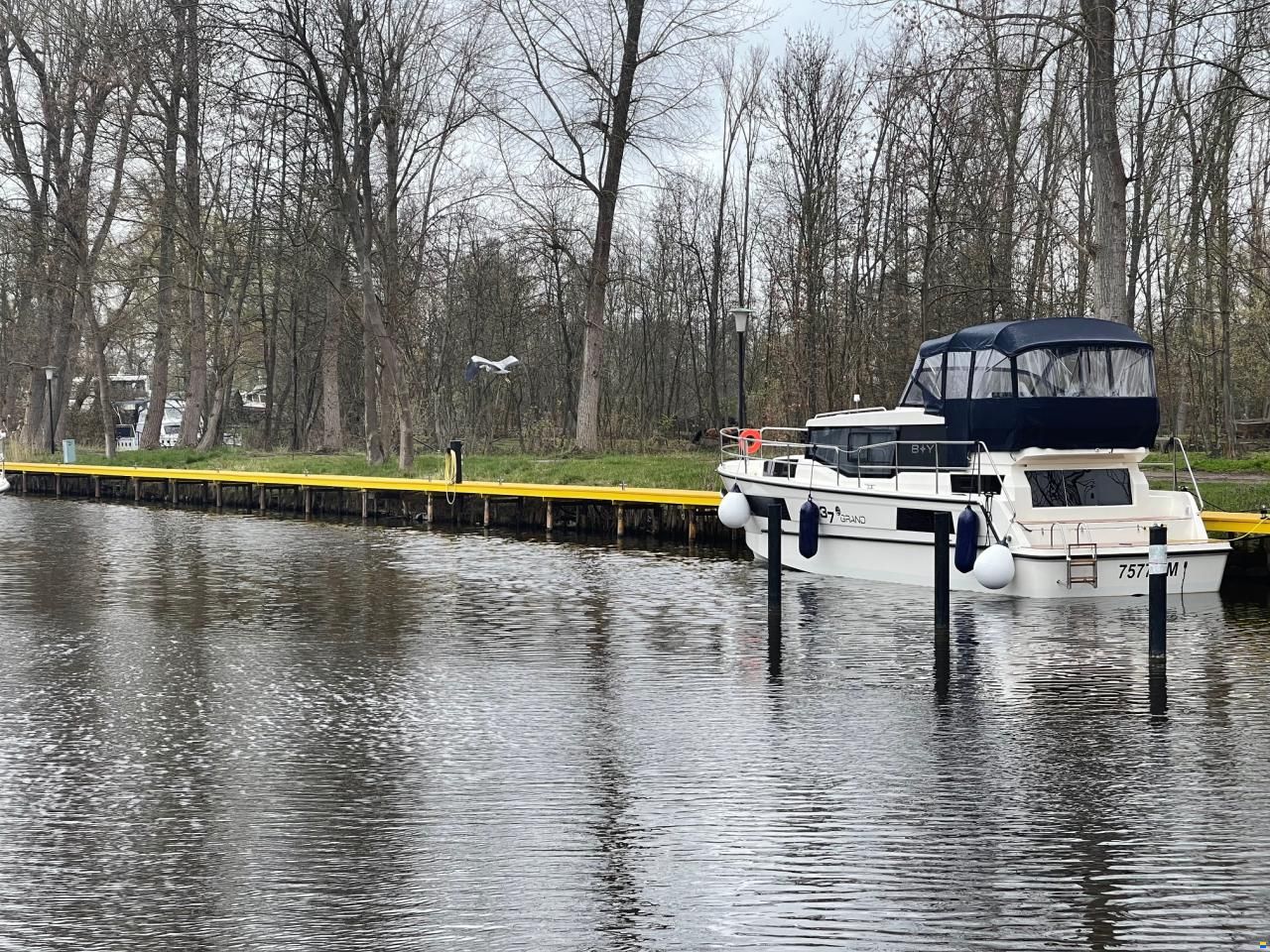 Liegeplatz GFK Steg (neu) f&uuml;r Kaj&uuml;tboot