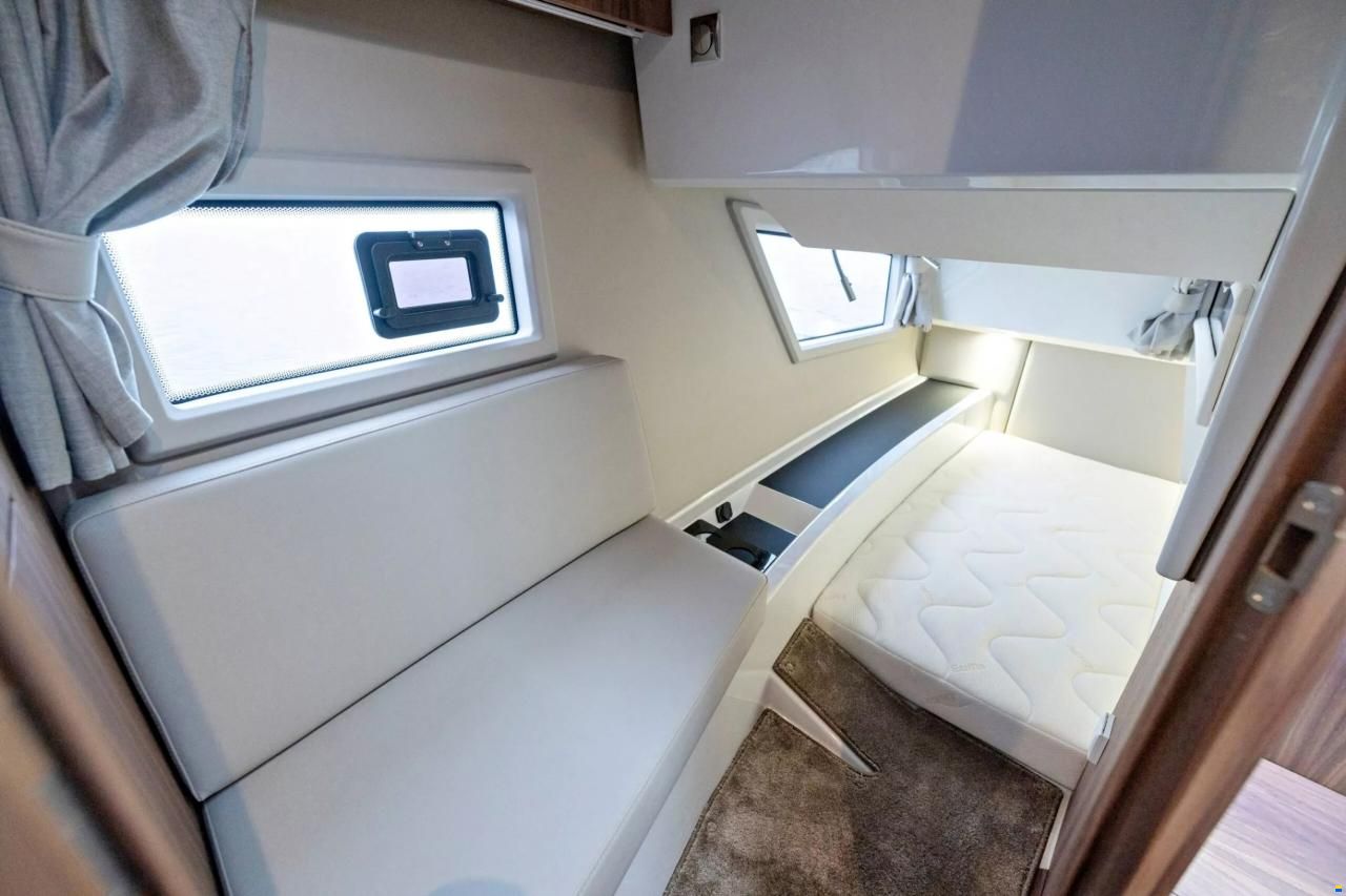 Grandezza 30 Outboard