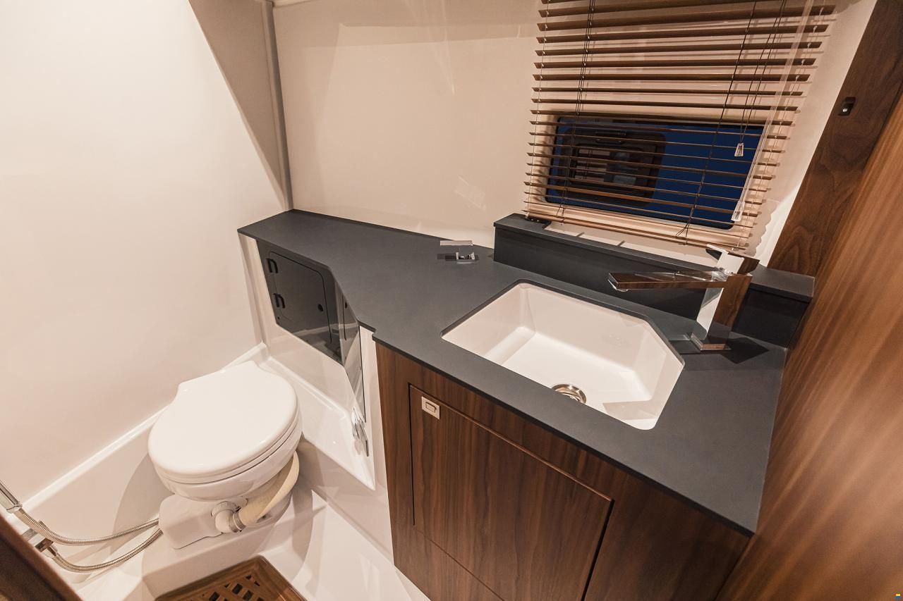 Grandezza 30 Outboard