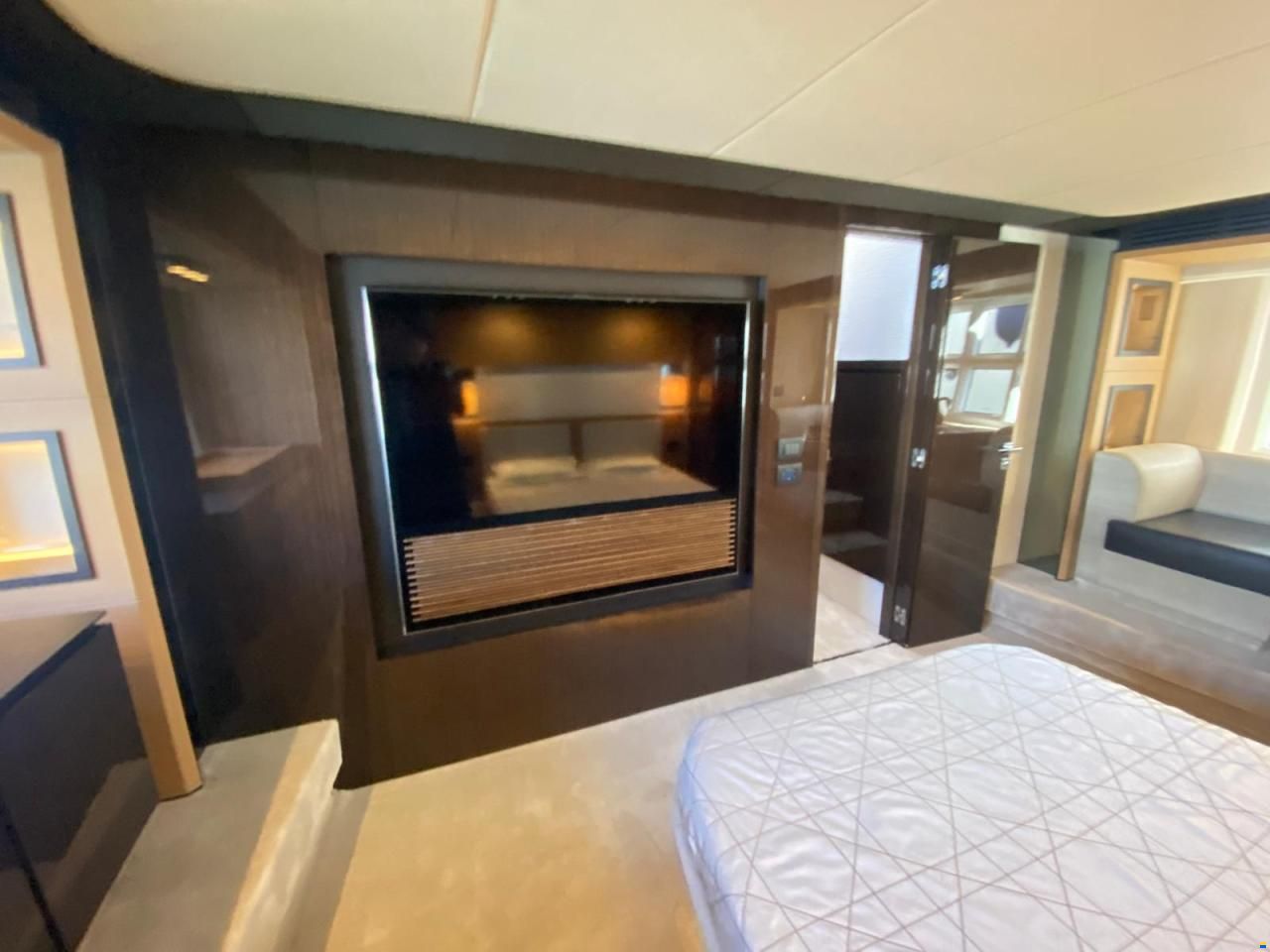 Azimut 77S