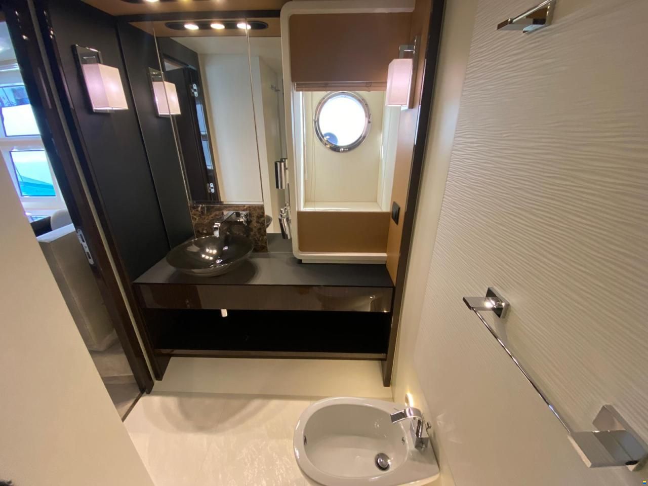Azimut 77S
