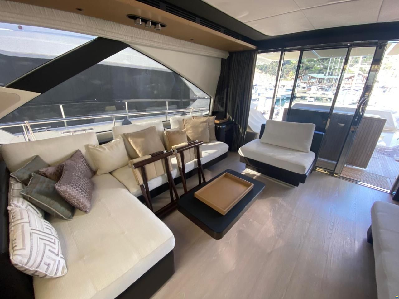 Azimut 77S