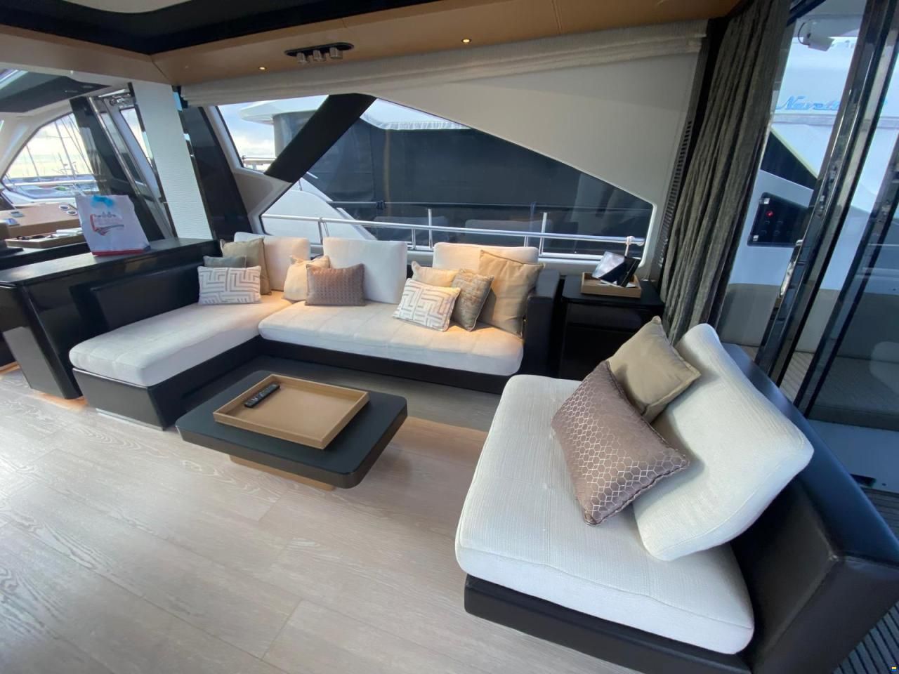 Azimut 77S