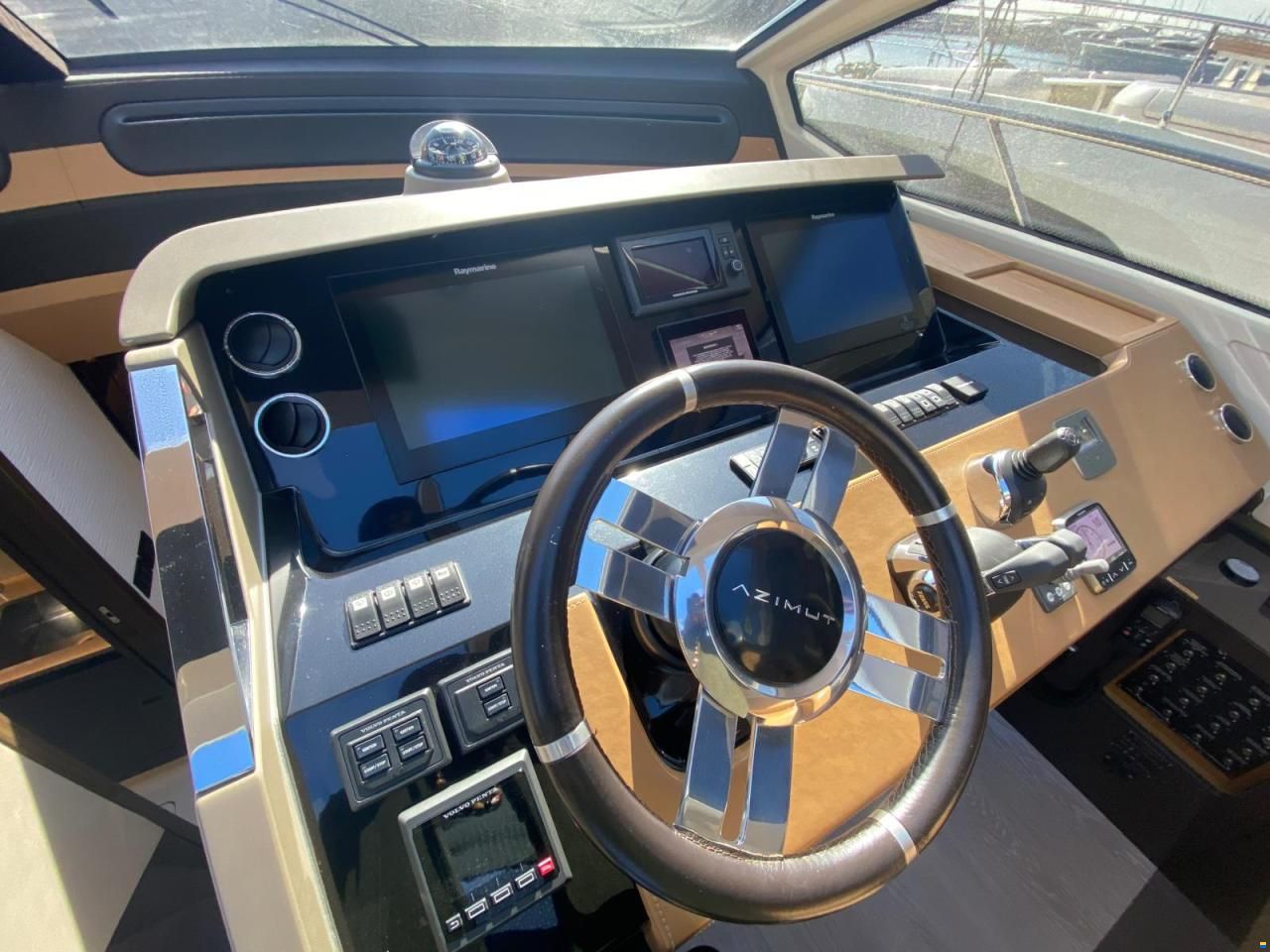 Azimut 77S