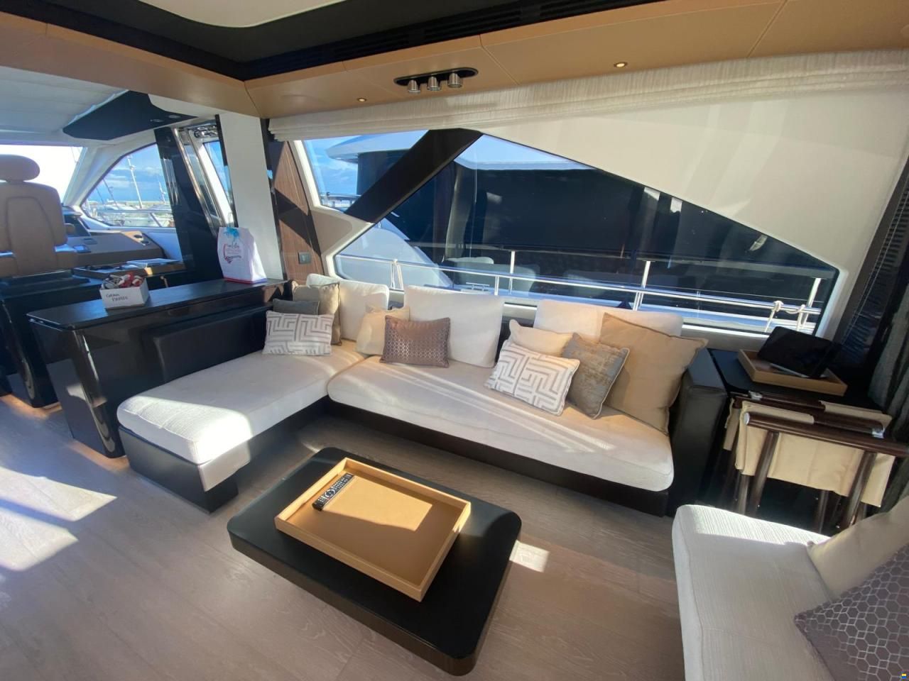 Azimut 77S