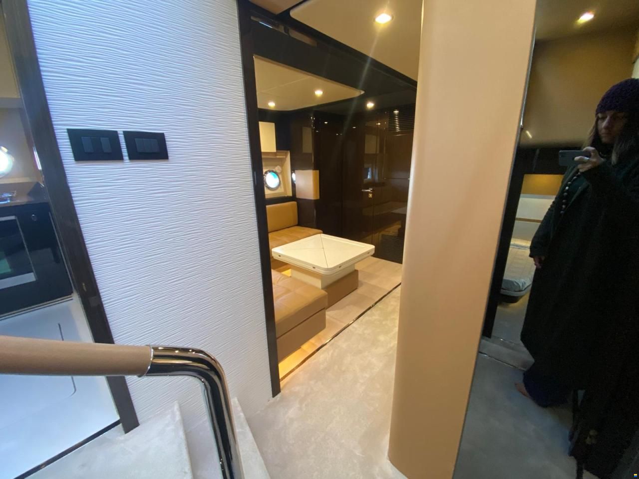 Azimut 77S