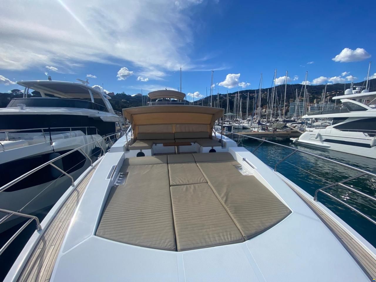Azimut 77S