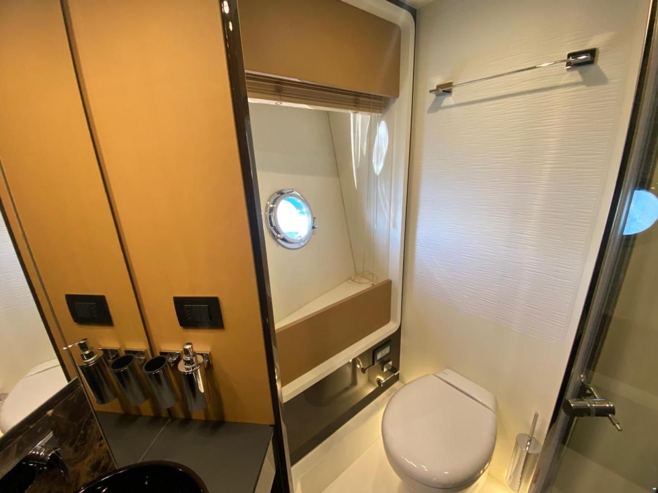 Azimut 77S