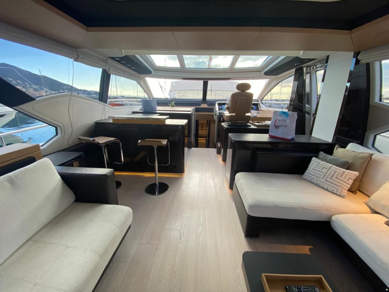 Azimut 77S
