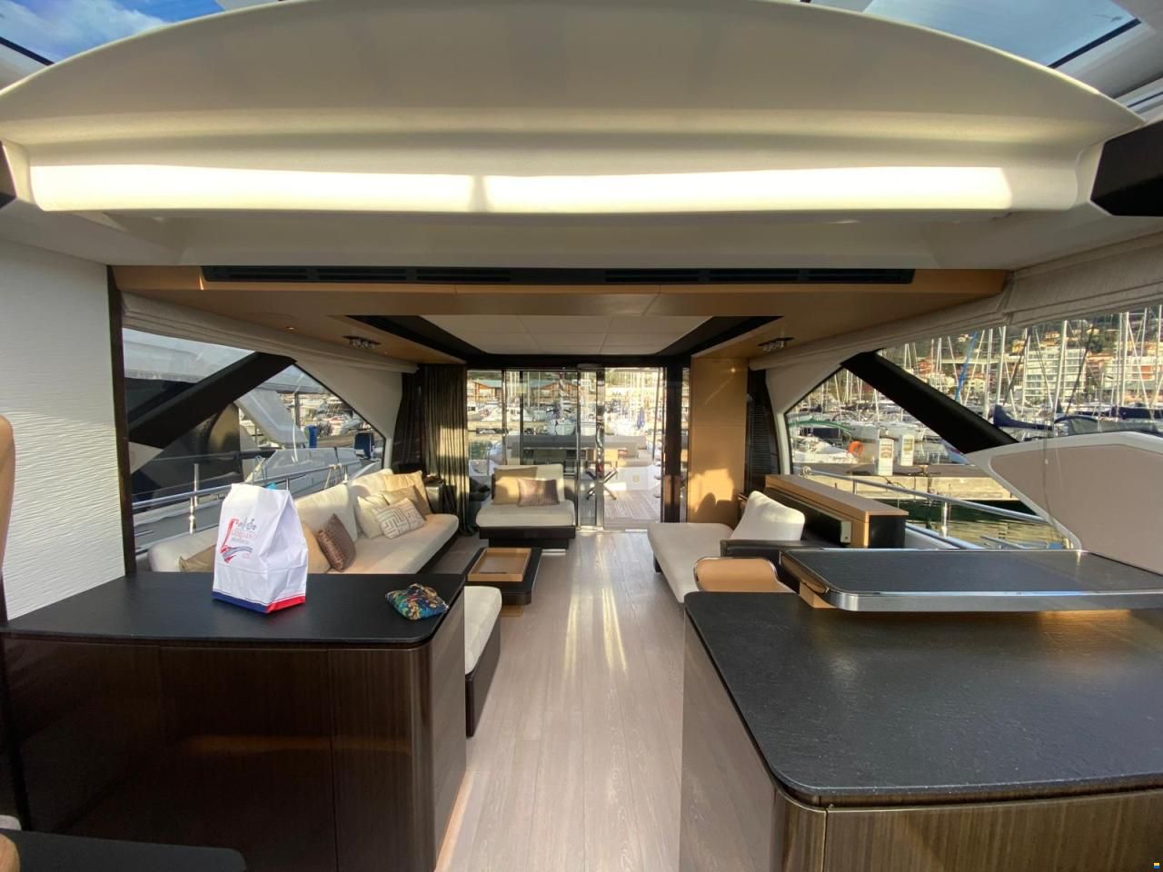Azimut 77S