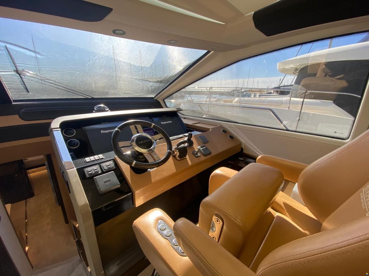 Azimut 77S