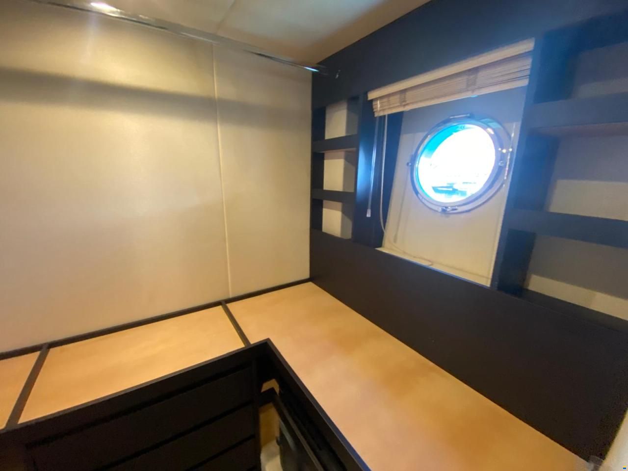 Azimut 77S