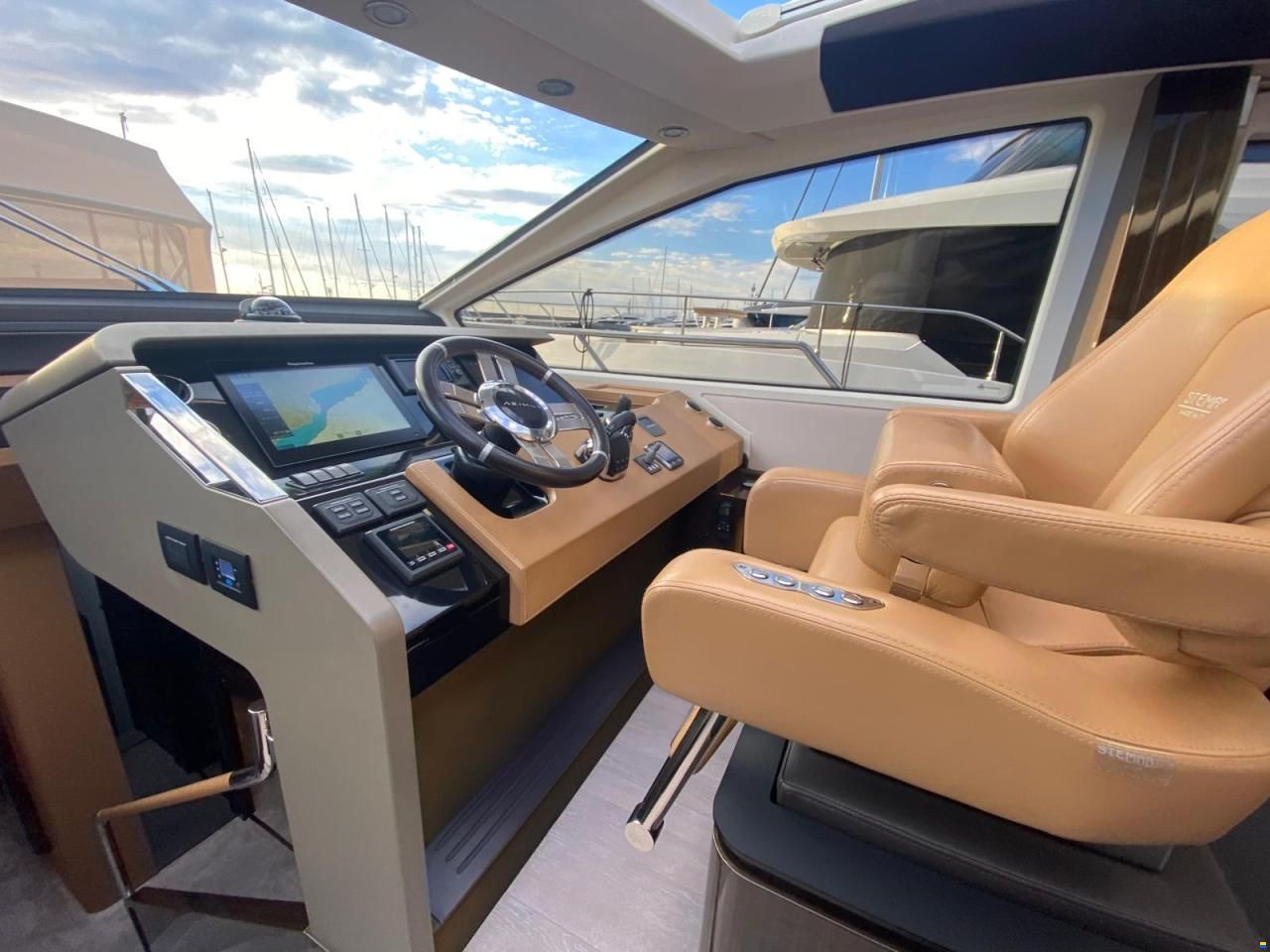Azimut 77S