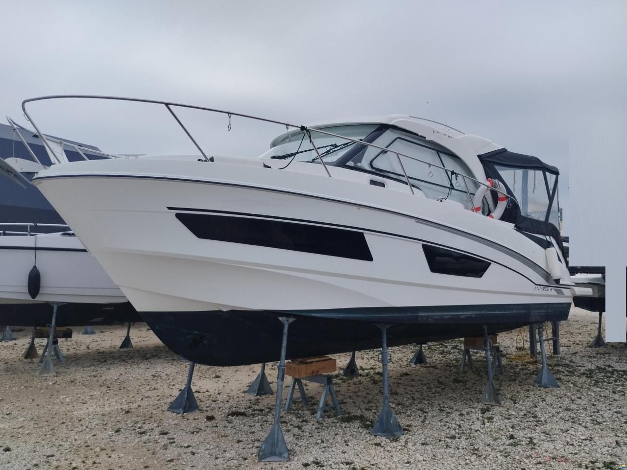 Beneteau Antares 9 OB