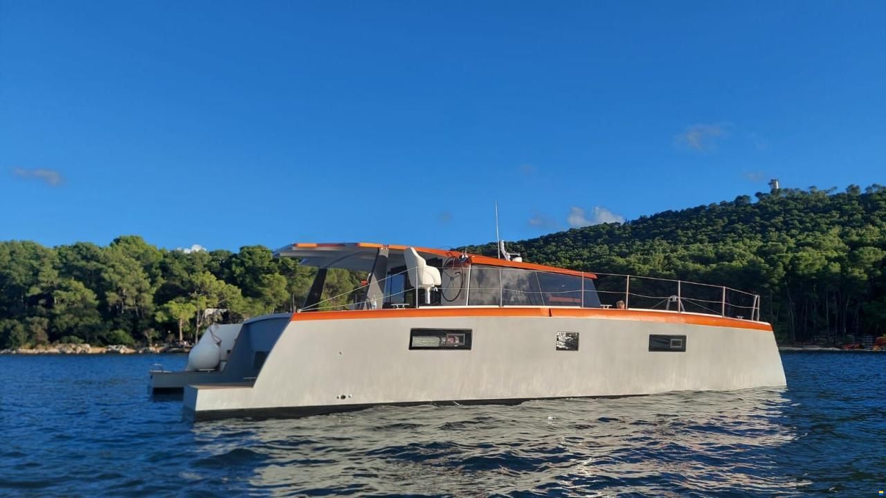 Luna Catamarans Luna 47 Power