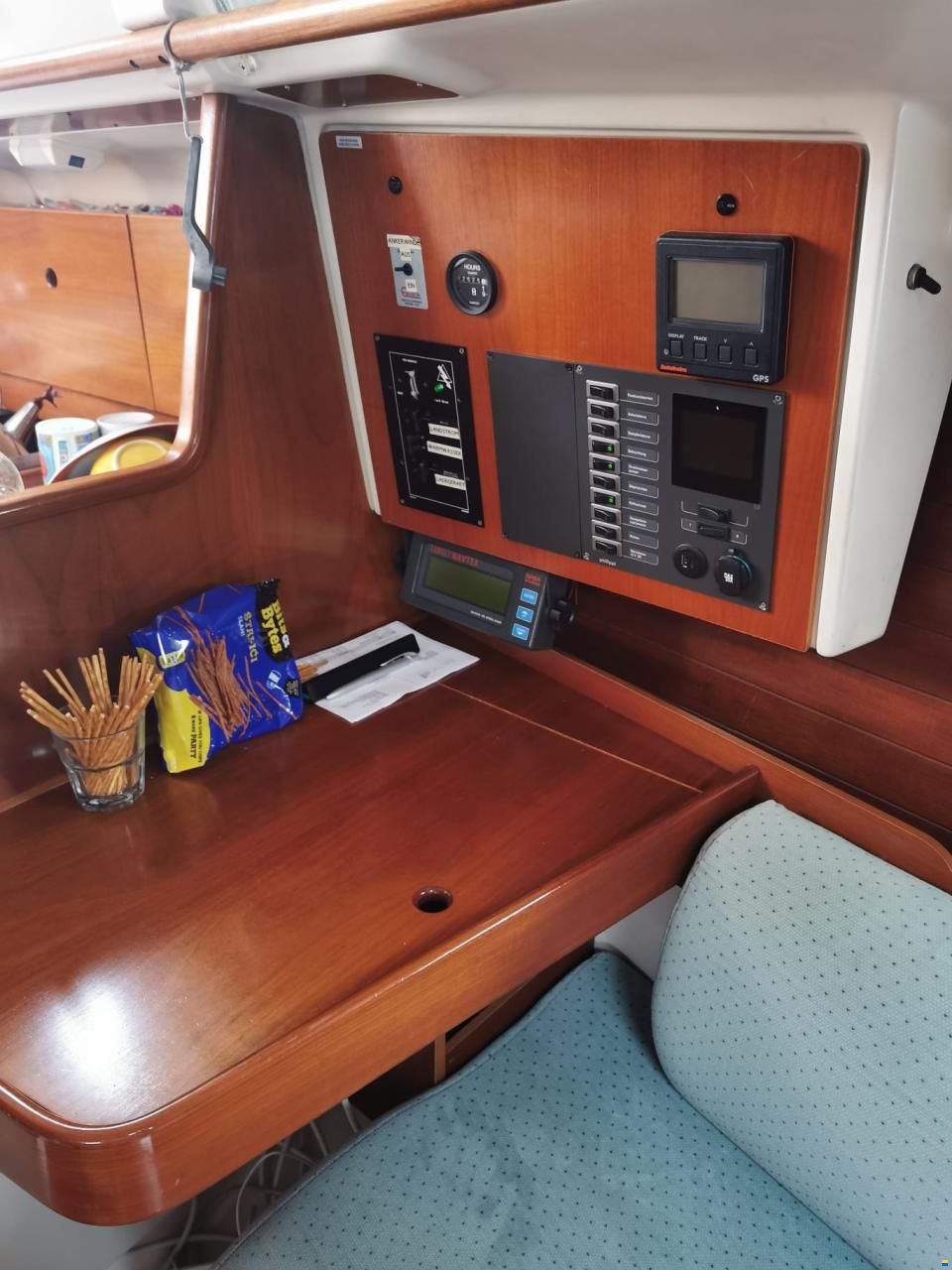 Beneteau Oceanis 32 1