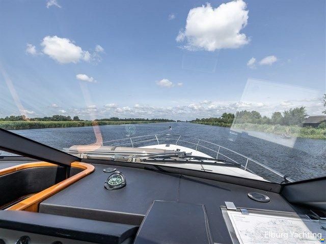 Fairline Squadron 70