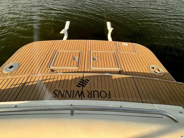 Four Winns 378 Vista &ndash; Ralph Lauren Limited Edition