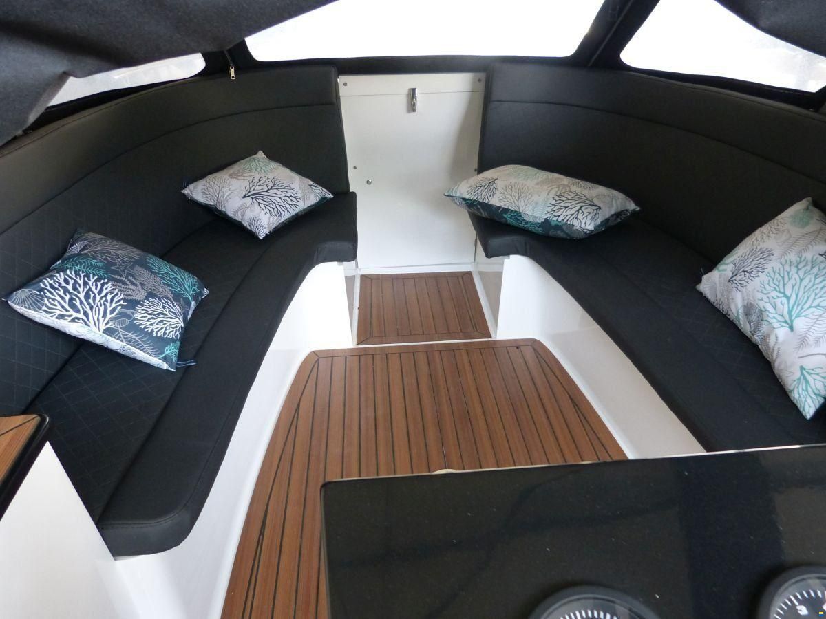 Maxima 730