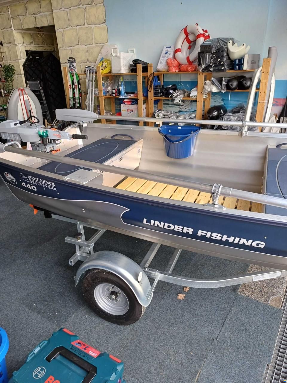 Linder 440 Fishing