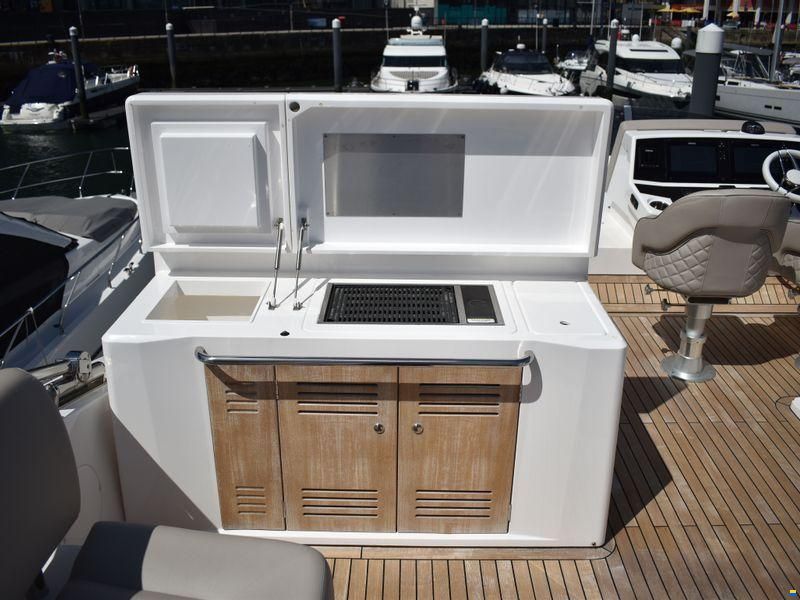 Sunseeker Manhattan 52