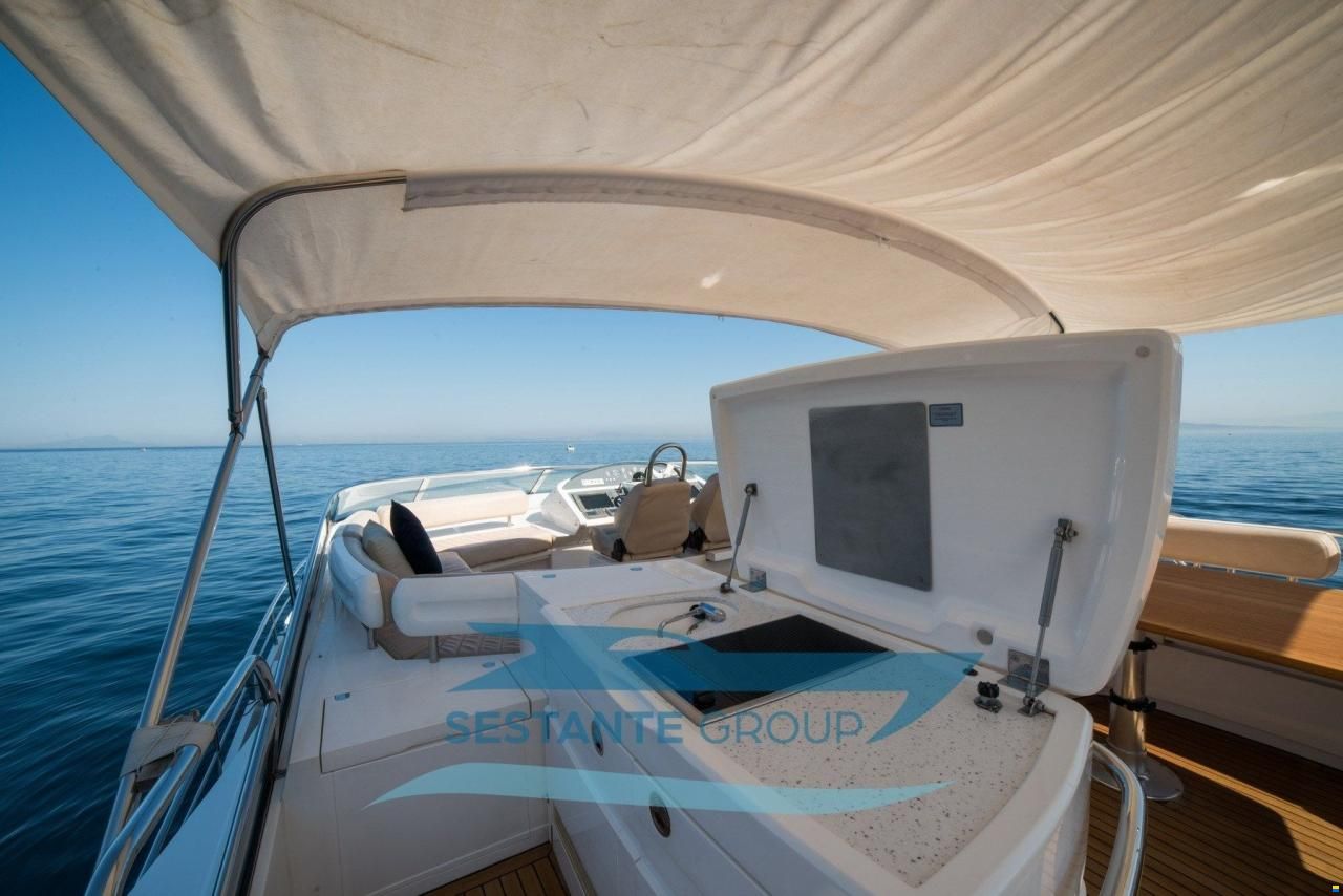 Fairline SQUADRON 74