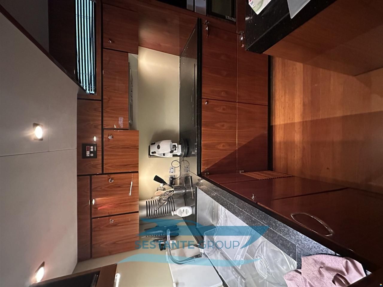 Fairline SQUADRON 74
