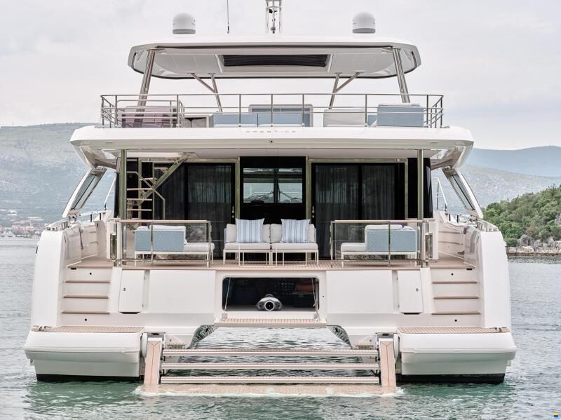 Prestige M8 Motorkatamaran