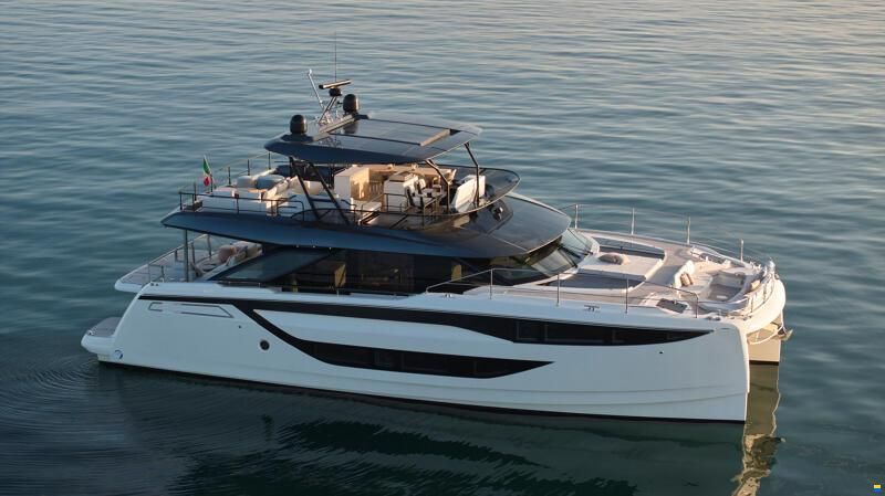 Prestige M8 Motorkatamaran