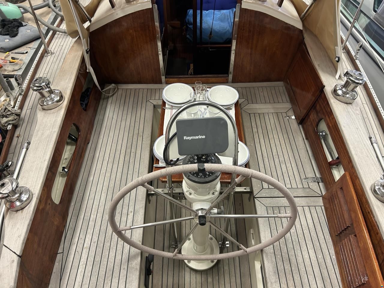 Hallberg-Rassy Mistral 33