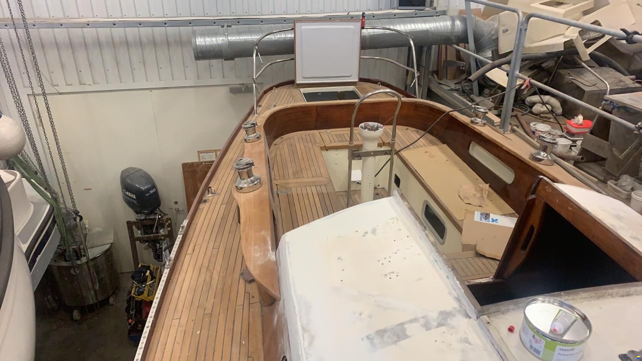 Hallberg-Rassy Mistral 33