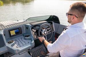 Corsiva 607Runabout