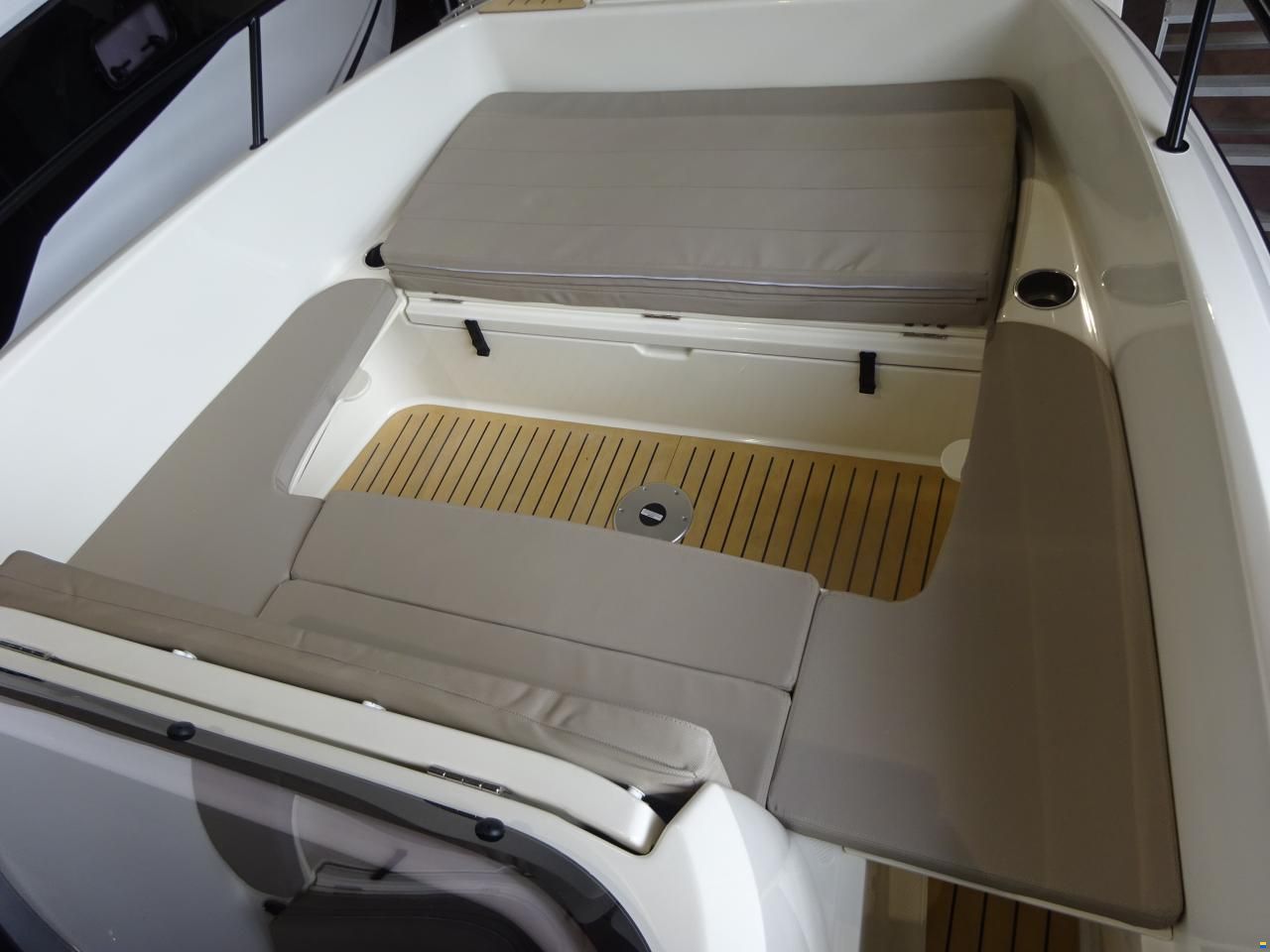 Quicksilver Activ 605 Open