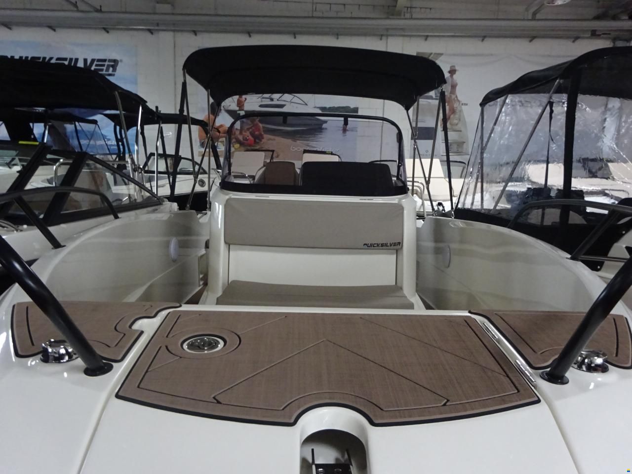 Quicksilver Activ 605 Open