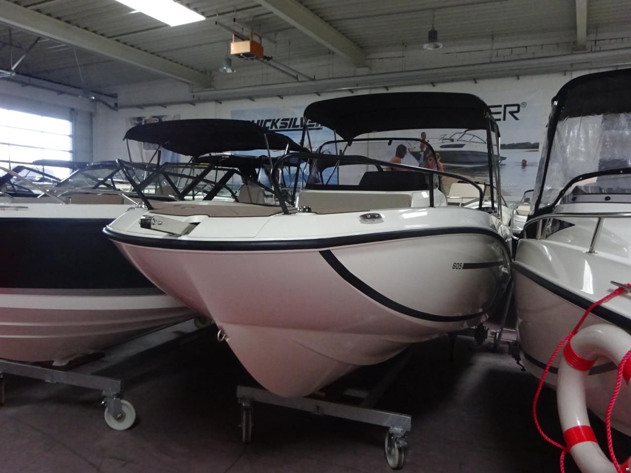 Quicksilver Activ 605 Open