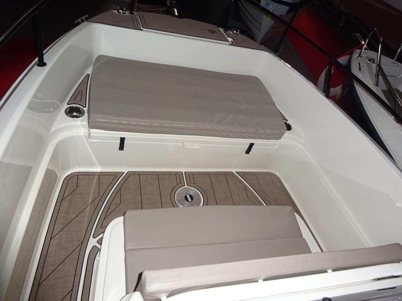 Quicksilver Activ 605 Open