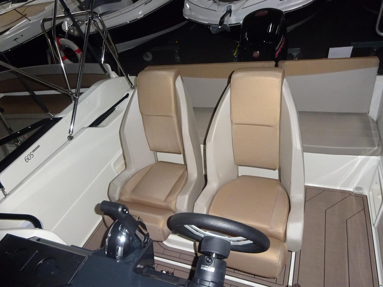 Quicksilver Activ 605 Open