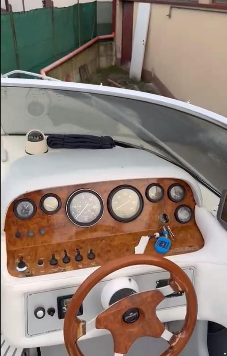 Cranchi Motoscafo Cabinato Entrobordo