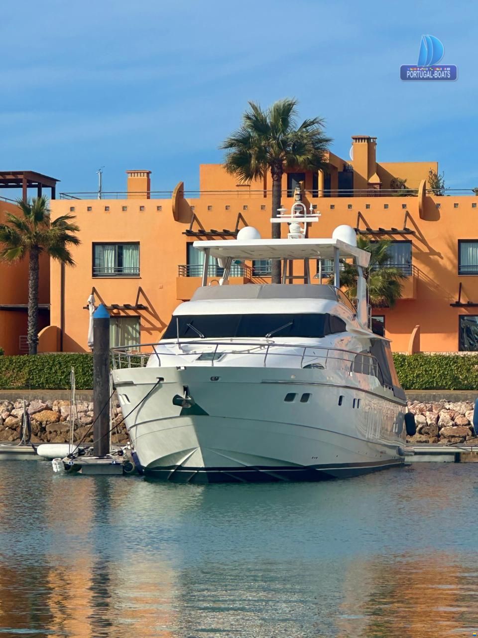 Fairline Squadron 74 custom